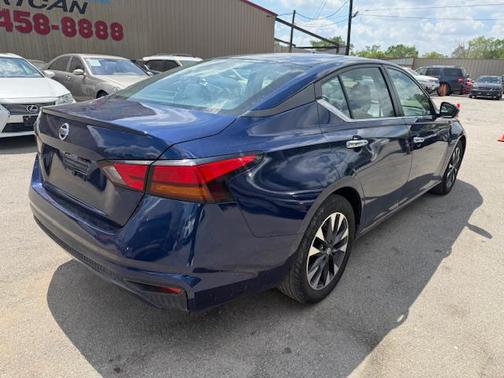 Blue 2022 Nissan Altima S FWD
