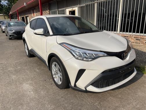 White 2021 Toyota C-HR LE