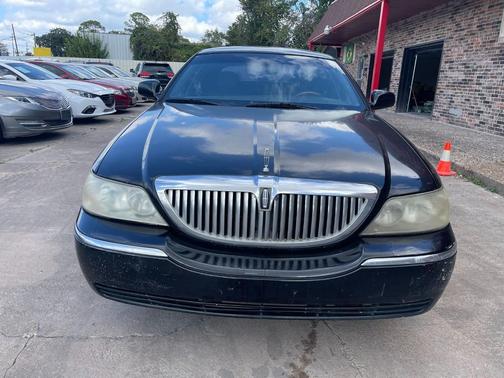 2010 Lincoln Town Car Signature