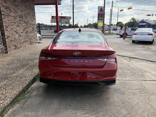 2021 Hyundai ELANTRA SE