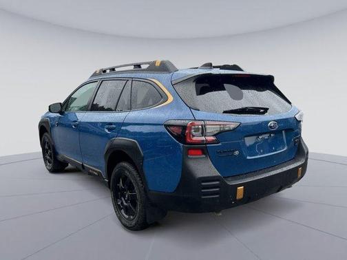 Ice Silver Metallic 2023 Subaru Outback Wilderness