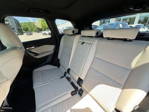 Black Sapphire Metallic 2024 BMW X1 M35i