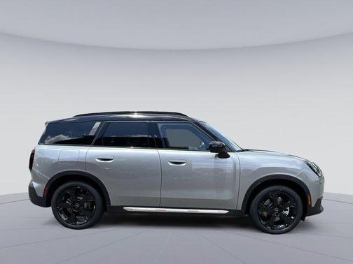 2025 MINI Countryman Base