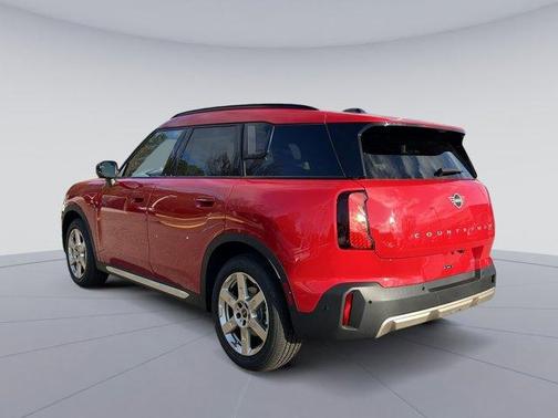 Chili Pepper Red 2025 MINI Countryman S