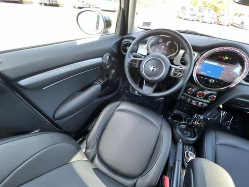 2022 MINI Hardtop Cooper