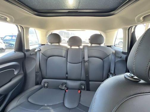 2022 MINI Hardtop Cooper