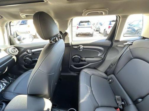 2022 MINI Hardtop Cooper