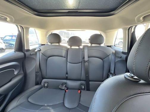 2022 MINI Hardtop Cooper