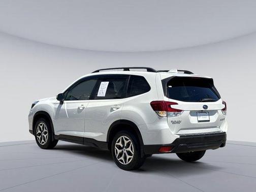 Crystal White Pearl 2021 Subaru Forester Premium