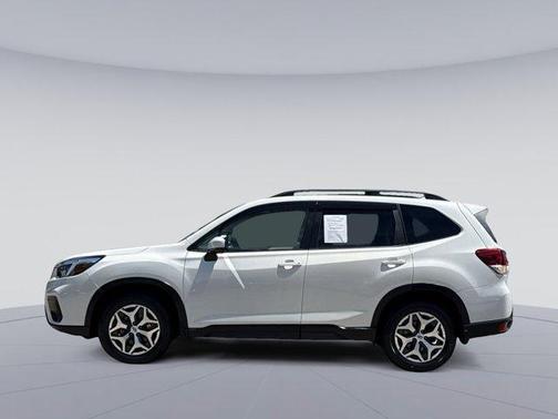 Crystal White Pearl 2021 Subaru Forester Premium
