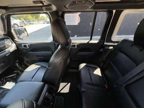 2022 Jeep Wrangler Unlimited Sahara Altitude