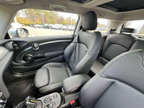 2024 MINI SE Hardtop Cooper