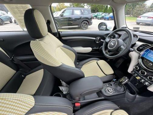 2024 MINI SE Hardtop Cooper