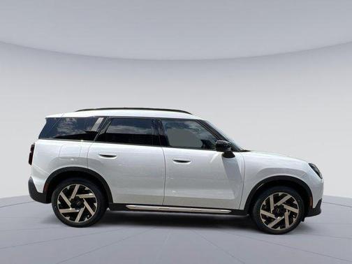 2025 MINI Countryman Base