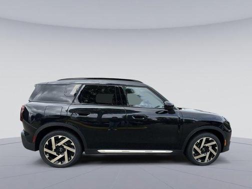 2025 MINI Countryman Base