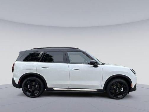 2025 MINI Countryman Base