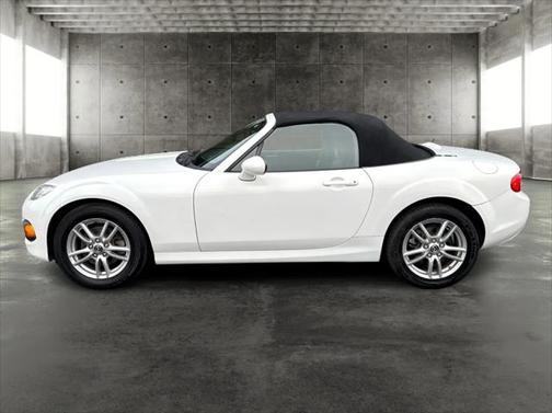 2015 Mazda MX-5 Miata Sport