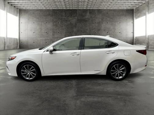 2018 Lexus ES 300h Base