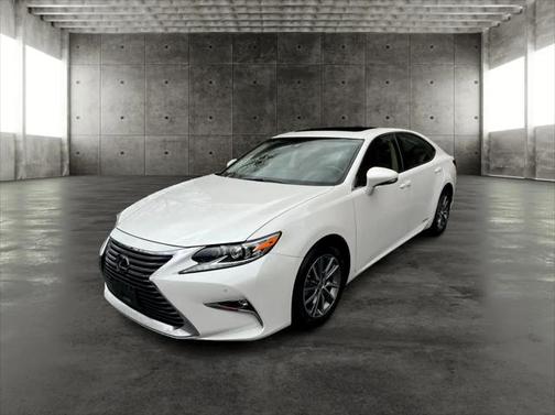 2018 Lexus ES 300h Base