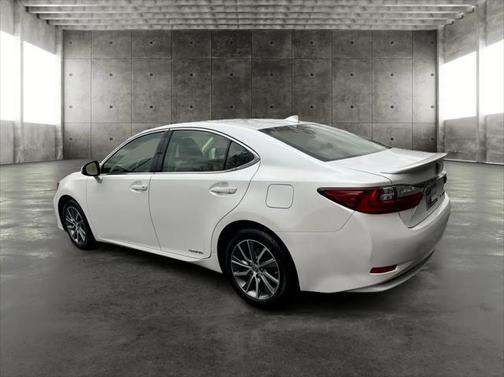 2018 Lexus ES 300h Base