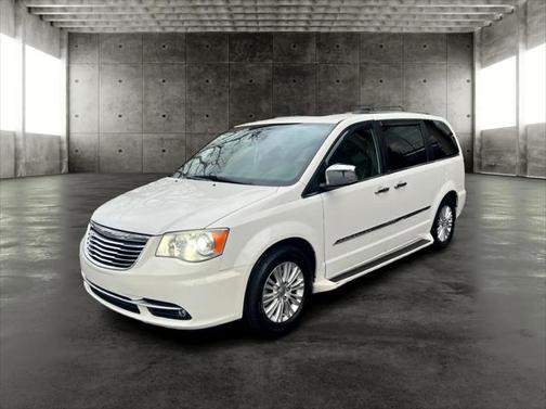 2013 Chrysler Town & Country Limited