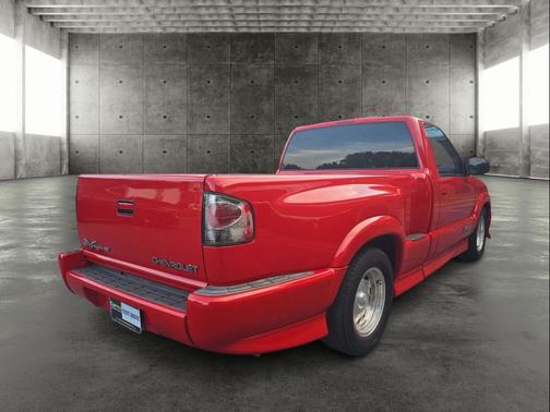 2000 Chevrolet S-10 Base
