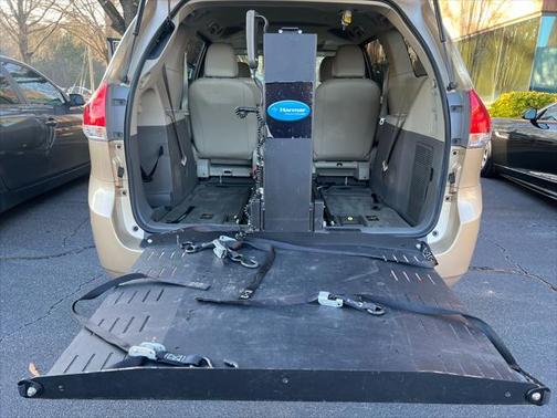 2014 Toyota Sienna XLE