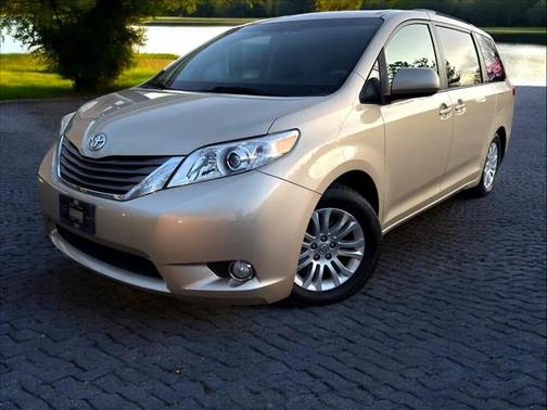 2014 Toyota Sienna XLE