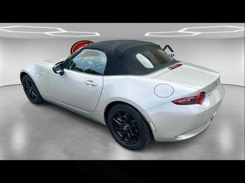 2022 Mazda MX-5 Miata Sport