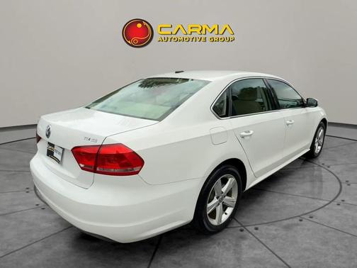 2013 Volkswagen Passat 2.0 TDI SE w/ Sunroof