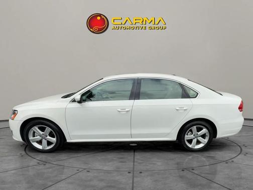 2013 Volkswagen Passat 2.0 TDI SE w/ Sunroof
