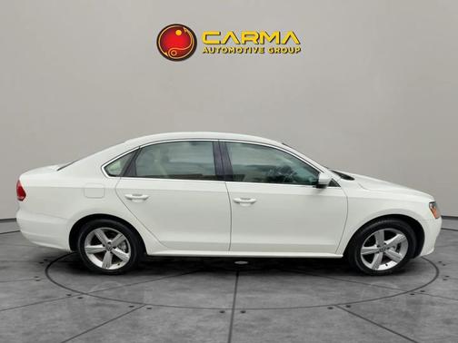 2013 Volkswagen Passat 2.0 TDI SE w/ Sunroof