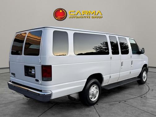 2008 Ford E350 Super Duty XLT Extended Wagon