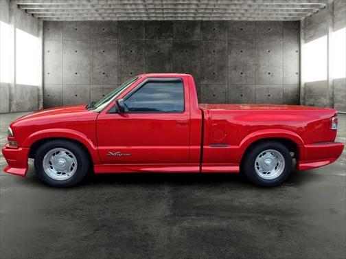 2000 Chevrolet S-10 Base
