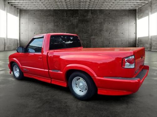 2000 Chevrolet S-10 Base