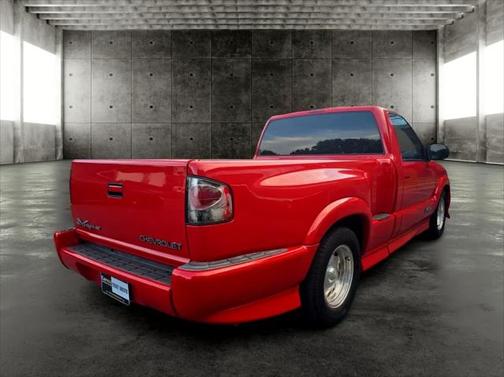 2000 Chevrolet S-10 Base