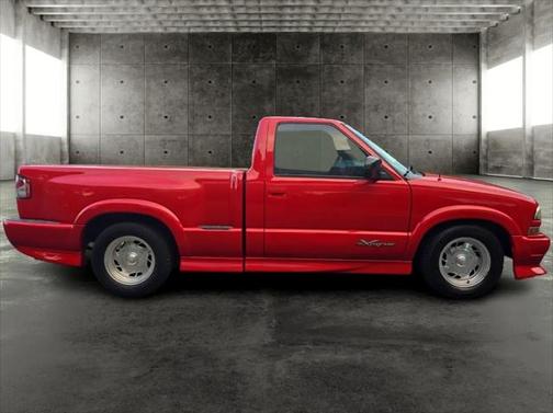 2000 Chevrolet S-10 Base