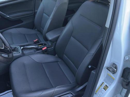 2015 Volkswagen Golf SportWagen TDI S 4-Door