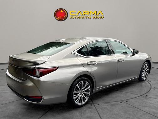 2021 Lexus ES 300h Base