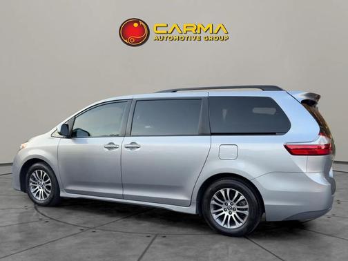 2018 Toyota Sienna XLE