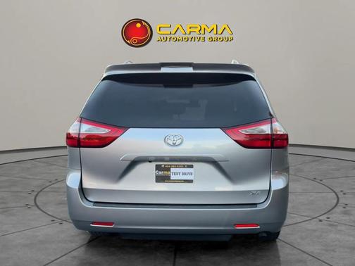 2018 Toyota Sienna XLE