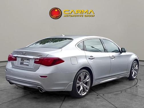 2017 INFINITI Q70L 3.7