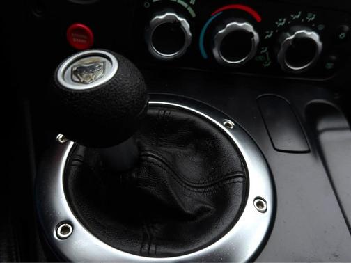 2004 Dodge Viper SRT10