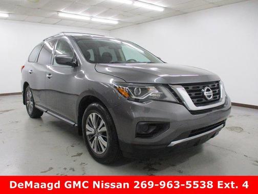 2019 Nissan Pathfinder S