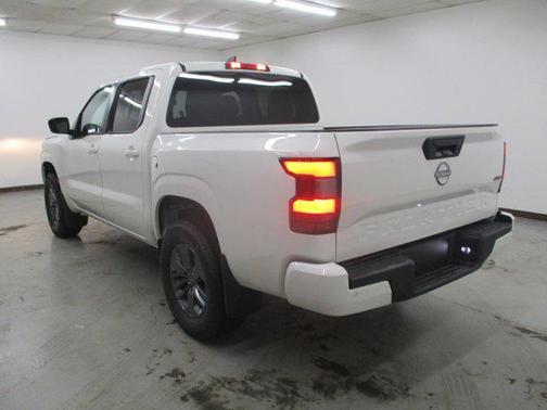 Glacier White 2025 Nissan Frontier SV