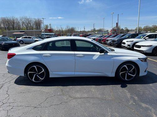 Platinum White Pearl 2022 Honda Accord Sport 1.5T
