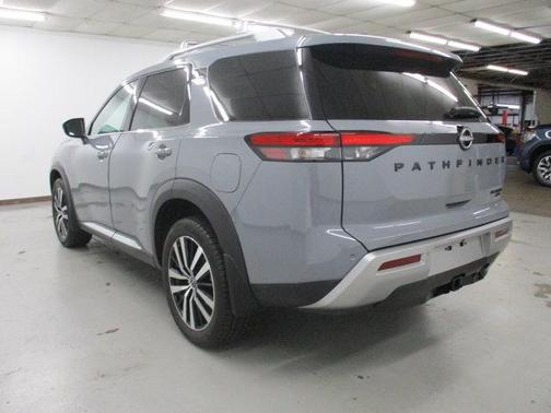 2024 Nissan Pathfinder Platinum 4WD