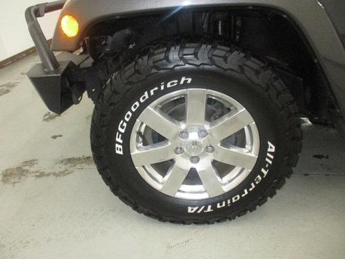 Granite Crystal Metallic Clearcoat 2018 Jeep Wrangler JK Unlimited Sahara