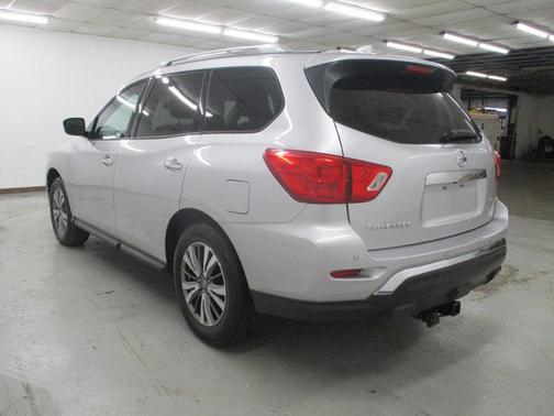2019 Nissan Pathfinder SV