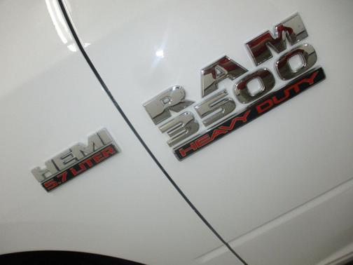 Bright White Clearcoat 2015 RAM 3500 Tradesman